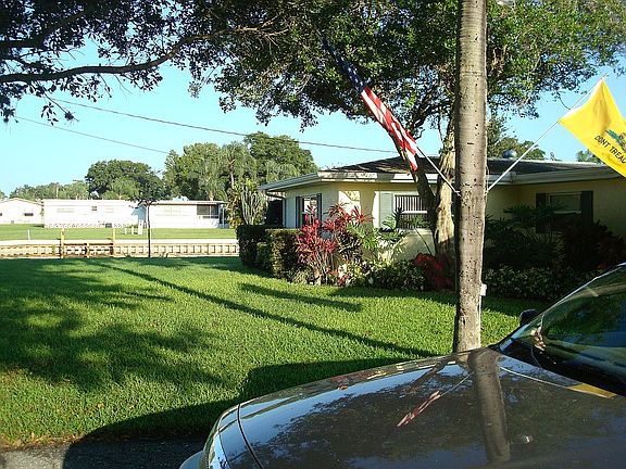 3rd image of 1501 Lake Clay Dr