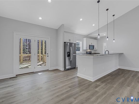 3rd image of 3157 Irvington Rd