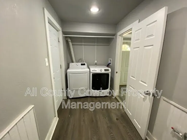719 S 6th St #1 — Photo 5