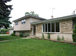 7222 Ponto Dr, Morton Grove, IL 60053