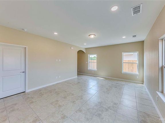 5th image of 309 Grand Canyon St