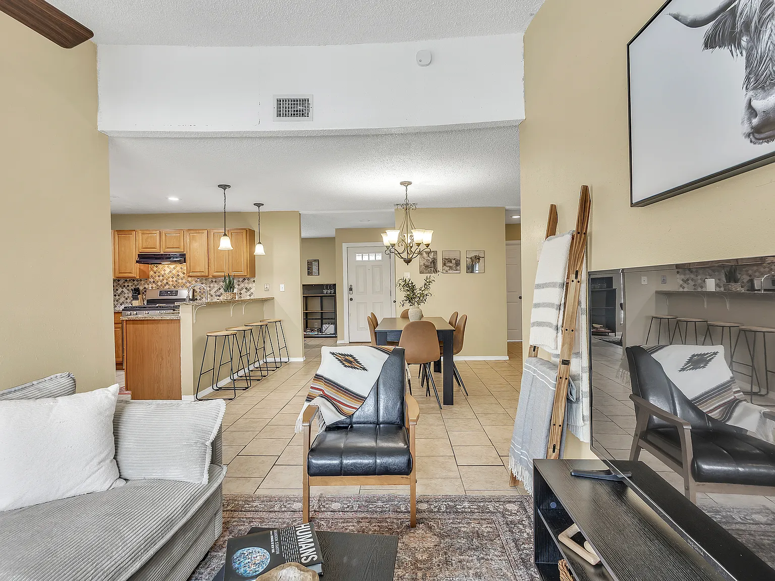 3 bed, 1779 sqft, $2,000 — Photo 3