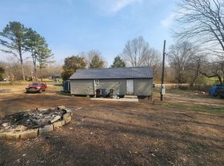 1200 Bloom Landing Rd, Charlotte, TN 37036