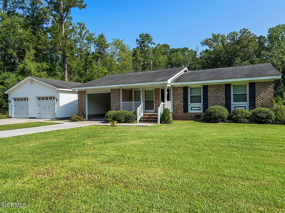 427 Wooded Acres Road, Lake Waccamaw, NC 28450 Zillow