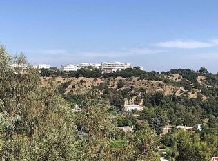 960 N Tigertail Rd, Los Angeles, CA 90049