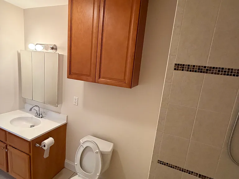 55 68th St #2B — Photo 35