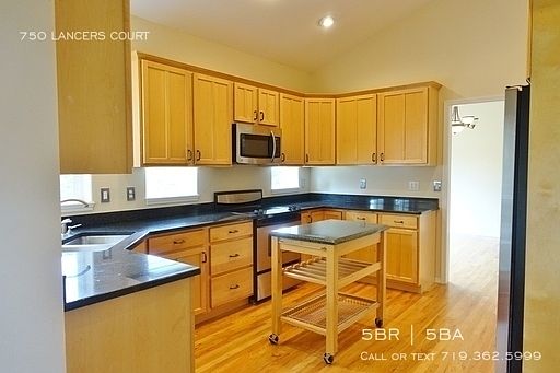 4th image of 750 Lancers Ct W