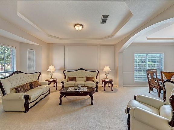 4th image of 622 Dorchester Ln