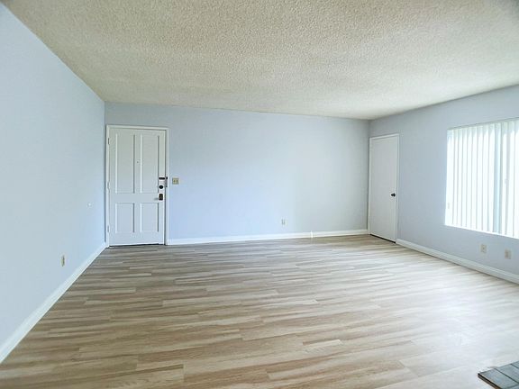4th image of 921 Arcadia Ave APT 7