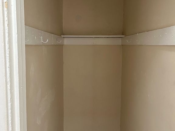 5th image of 28 Broad St S #4