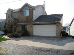 46855 Rose Ln, Chesterfield, MI 48047