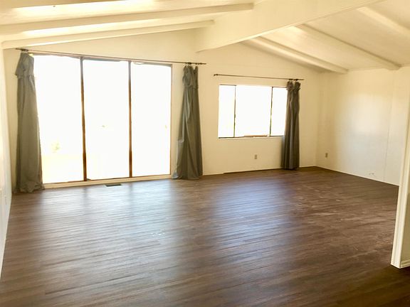 3rd image of 56496 Starlight Mesa Dr