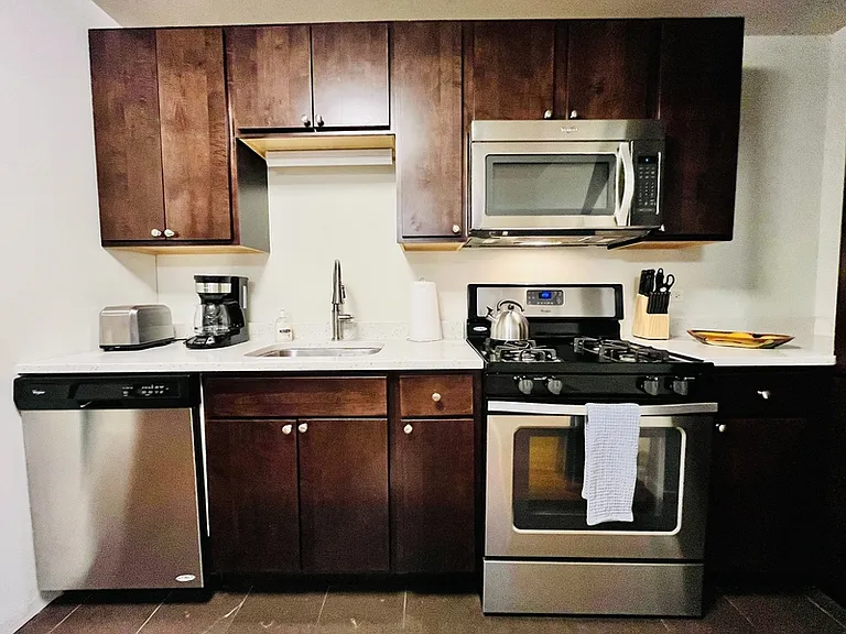 2254 W Foster Ave #3R — Photo 4