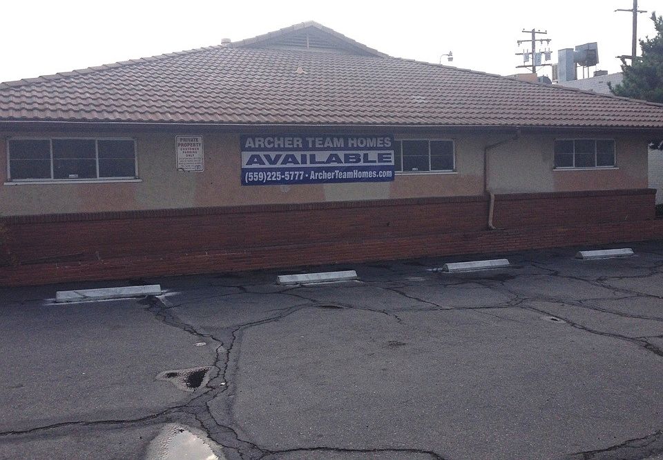 2nd image of 2632 N Blackstone Ave