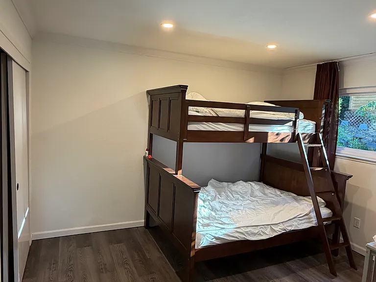 2558 Crown Dr — Photo 6