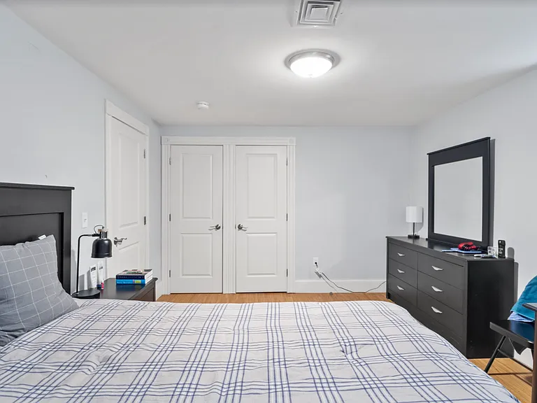 139 Adams St — Photo 6