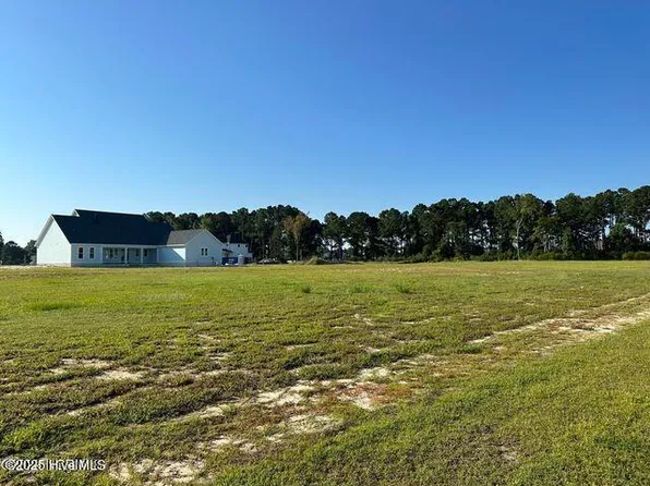 40 Dragonfly Lane, Hampstead, NC 28443