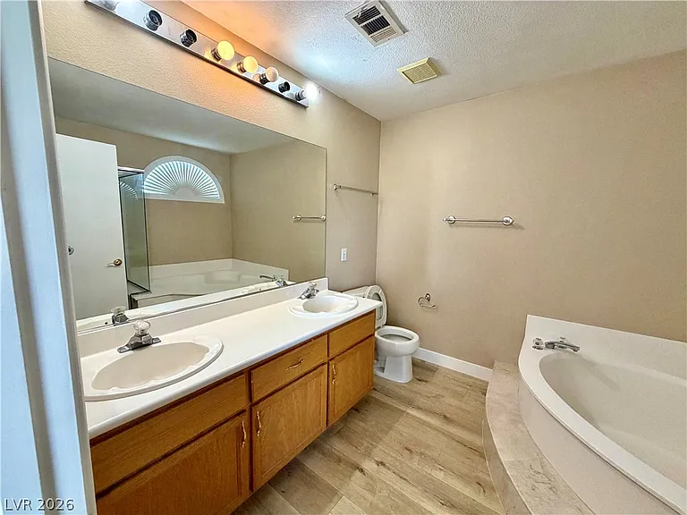 1870 Silver Bough Ct — Photo 18