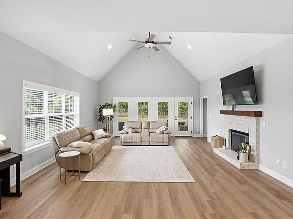 5th image of 2505 Saddleback Ct