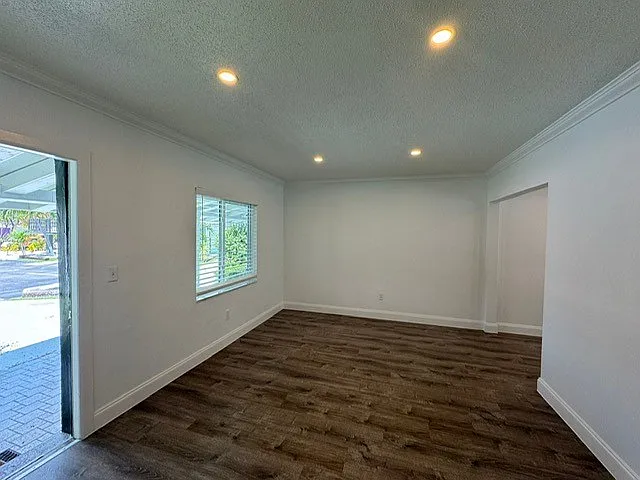1737 Liberty St — Photo 14