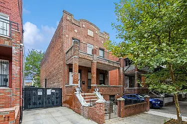 577 Bristol Street