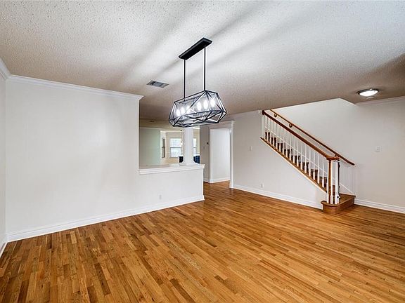 4th image of 1305 Chalk Ln
