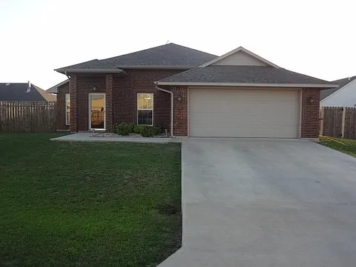 205 Glover Cir Photo 1
