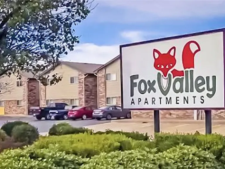Fox Valley Apartments — Photo 51