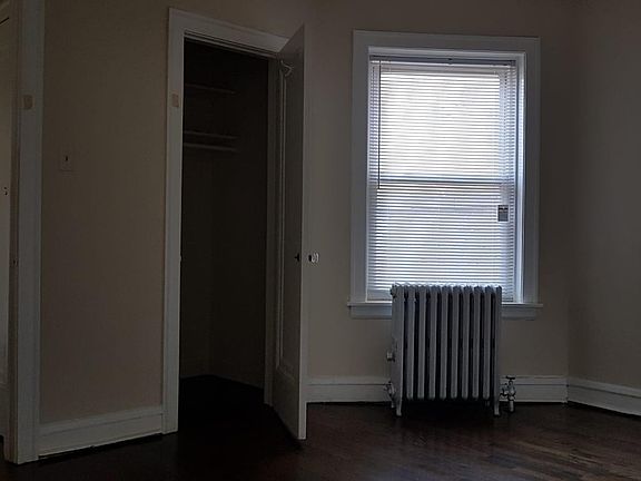5th image of 6033 N Rockwell St