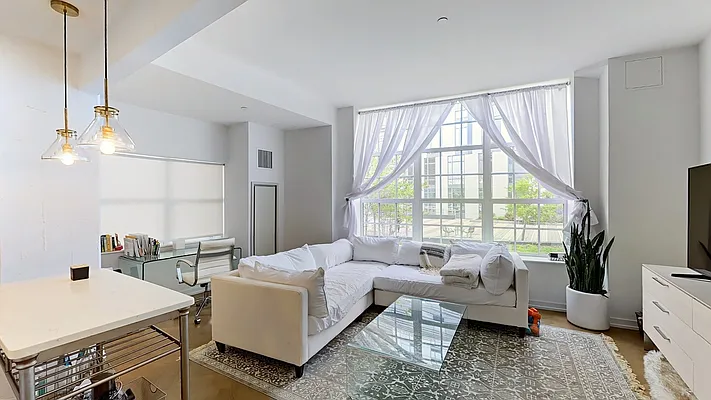 Rented by Compass | media 22