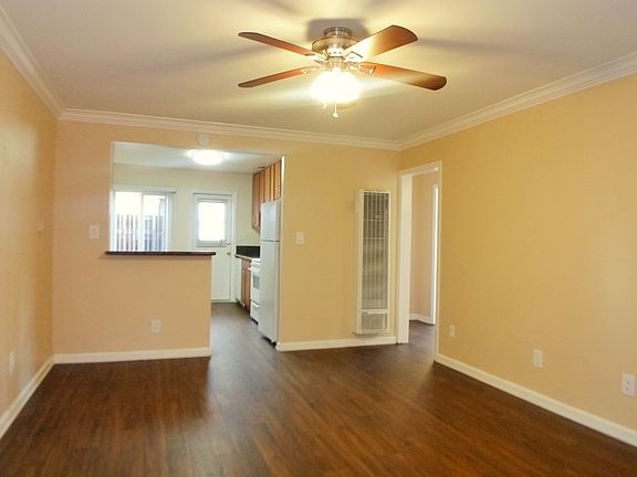 3rd image of 4546 Kansas St