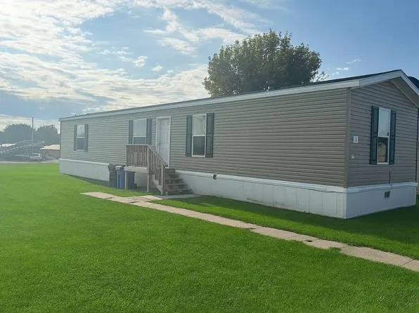 15 Riverview Dr #15, Le Mars, IA 51031