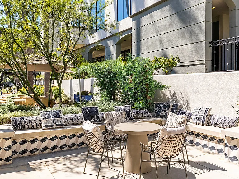 Plaza at Sherman Oaks — Photo 16