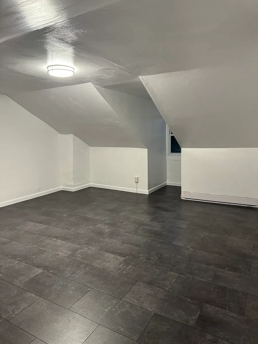 Building Photo - 1006 Bradish St