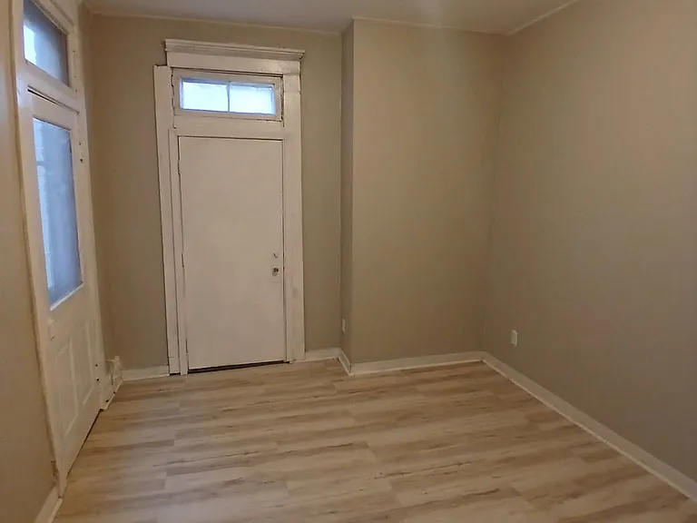 329 Keturah St #F1 — Photo 3