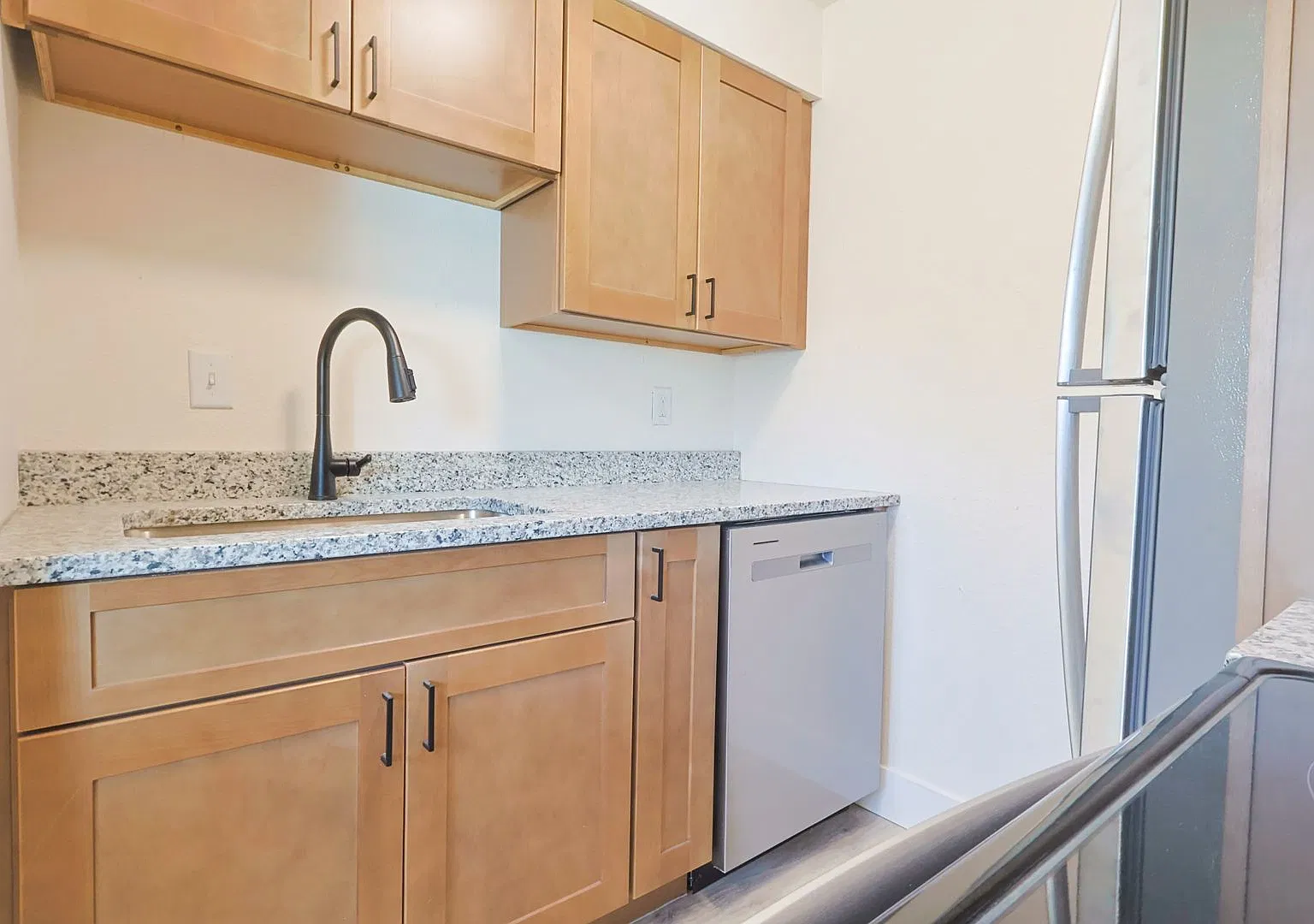 Fully Renovated 1 Bed in Tower Grove East: New Kitchen, New Heat & Air — Photo 4