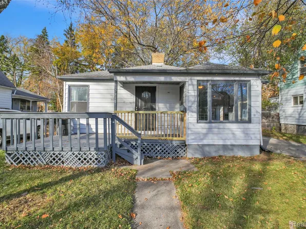 1916 Wood St, Saginaw, MI 48602