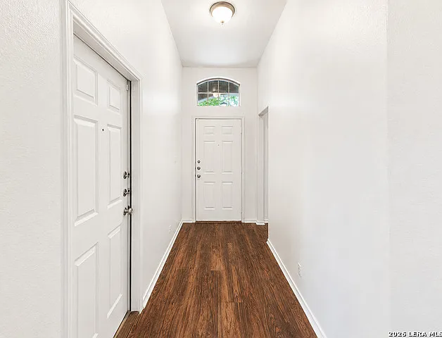 4 bed, 2.0 bath, 1922 sqft, $2,100 — Photo 2