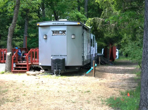 1/50 Woodhaven Dr E, Sublette, IL 61367