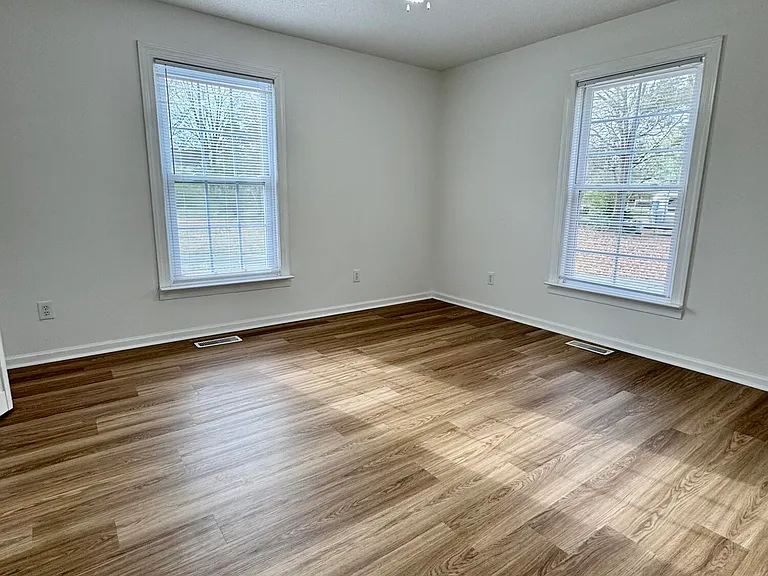 2112 Leon Dr — Photo 27