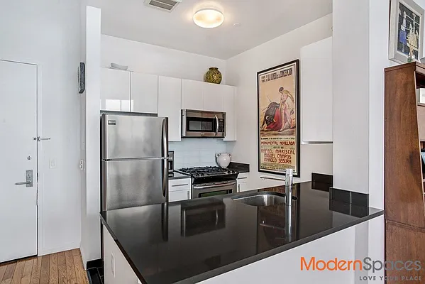 Rented by Modern Spaces | media 15
