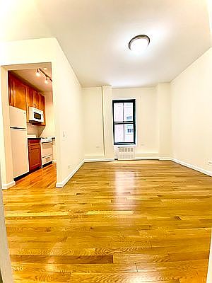 3rd image of 527 E 78th St #2V