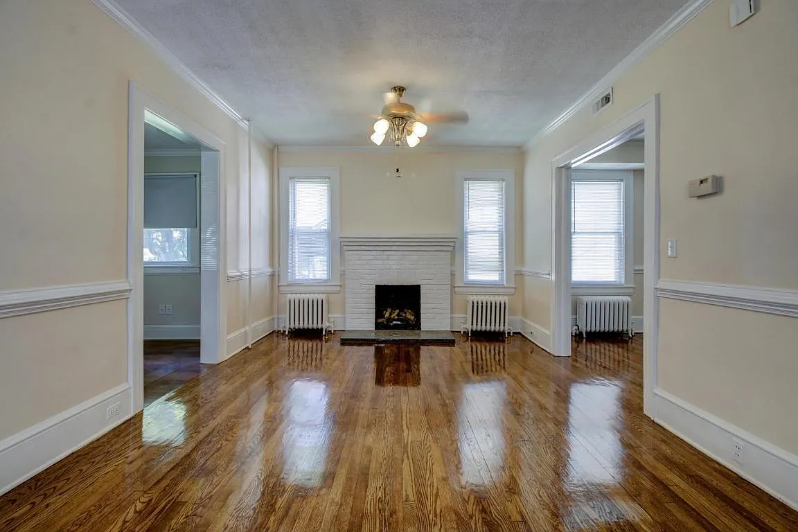3 bed, 1.5 bath, 1591 sqft, $1,950 — Photo 4