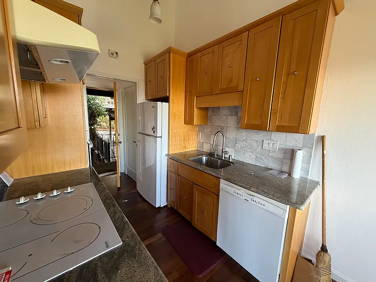 1335 Mar West St #6 — Photo 4