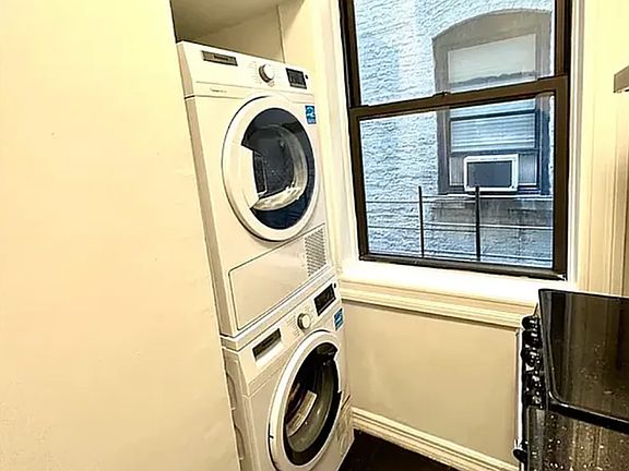 3rd image of 72 W 69th St APT 3D