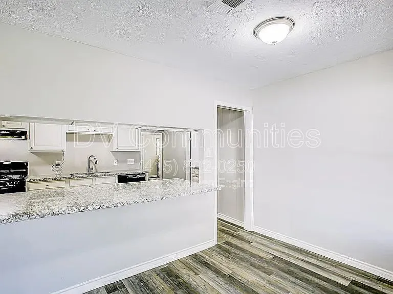 1118 Madison Ave — Photo 14