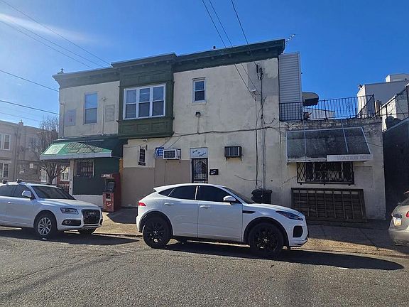 3rd image of 2600 S 6th St