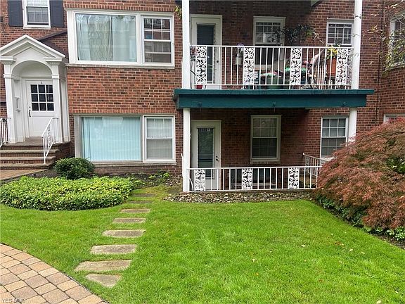 3rd image of 19801 Van Aken Blvd APT 8