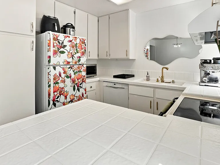 1408 W Latimer Ave #1 — Photo 8