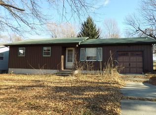 2832 N Howard Ave, Springfield, MO 65803